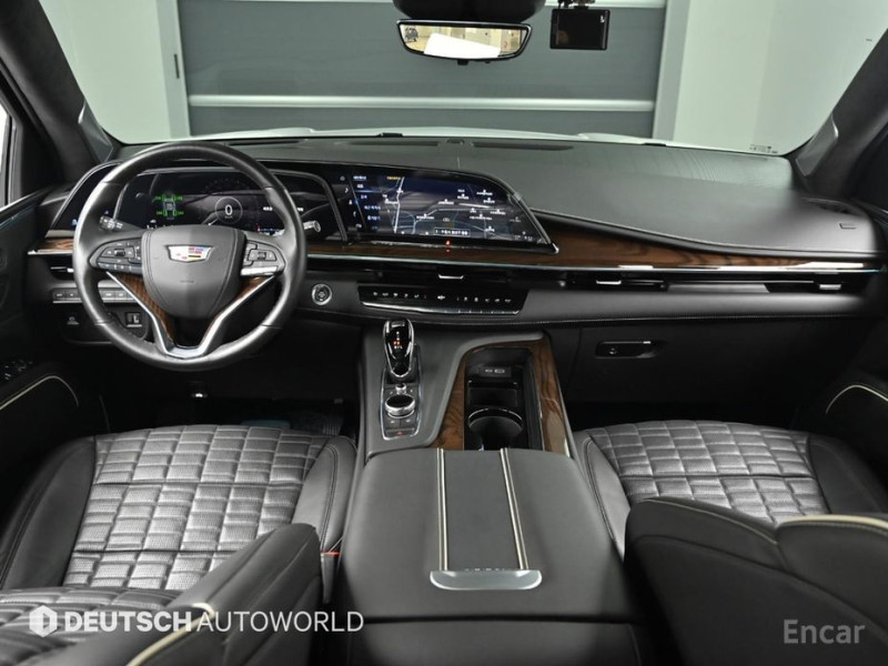 2023 Cadillac Escalade с пробегом 17 218 км