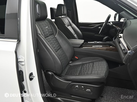 2023 Cadillac Escalade с пробегом 17 218 км