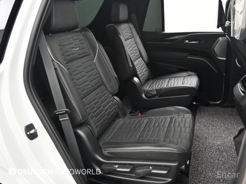 2023 Cadillac Escalade с пробегом 17 218 км