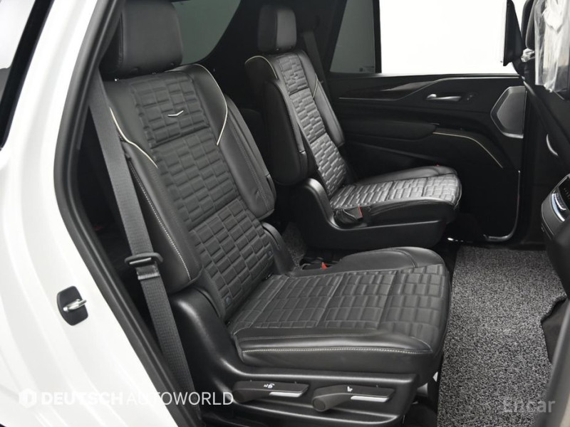 2023 Cadillac Escalade с пробегом 17 218 км