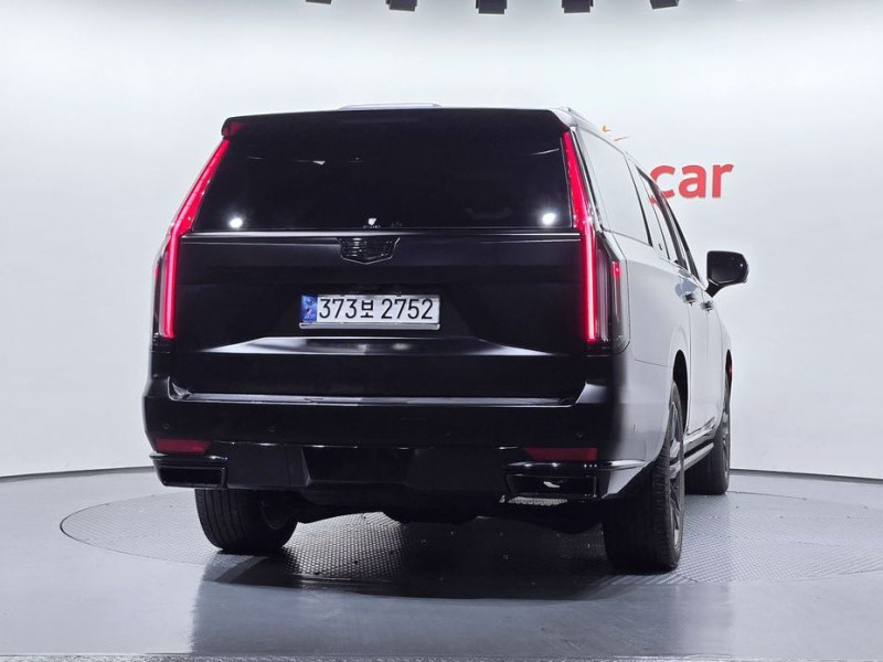 2023 Cadillac Escalade с пробегом 26 633 км