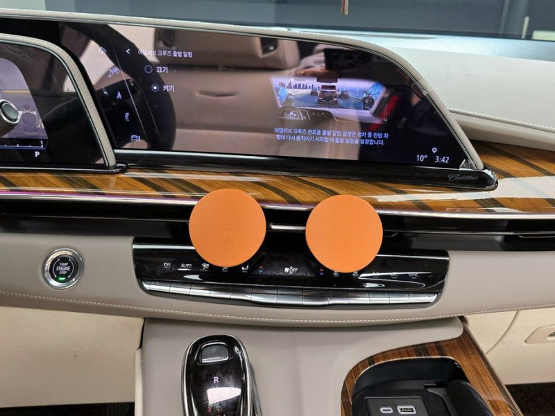 2023 Cadillac Escalade с пробегом 26 633 км