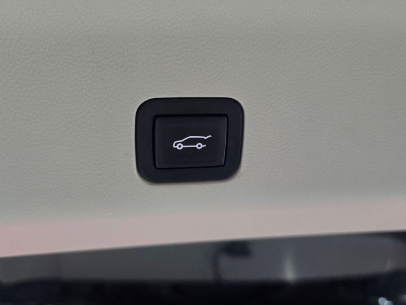 2023 Cadillac Escalade с пробегом 26 633 км