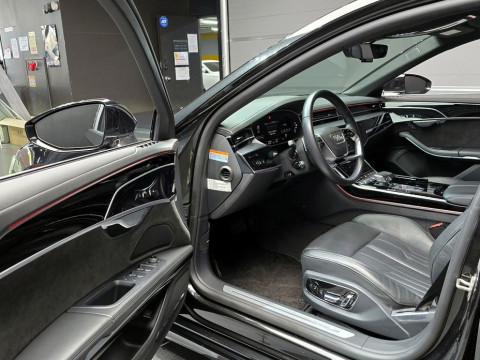 2021 Audi A8 с пробегом 127 445 км