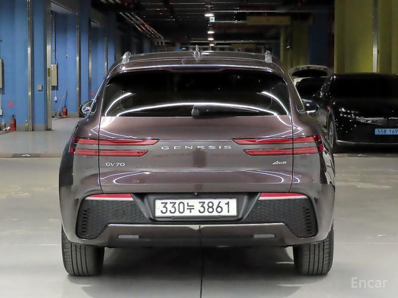 2021 Genesis GV70 с пробегом 48 232 км