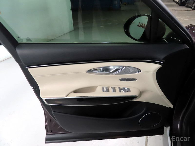 2021 Genesis GV70 с пробегом 48 232 км