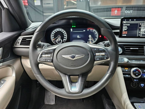 2022 Genesis G70 с пробегом 53 995 км