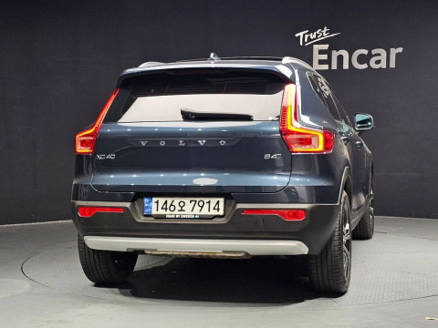 2021 Volvo XC40 с пробегом 10 574 км