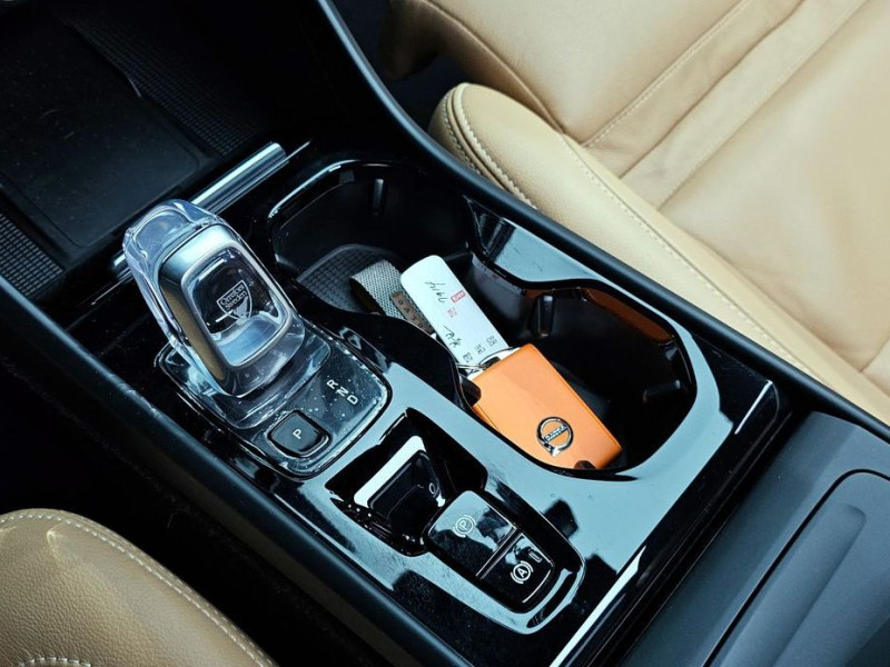 2021 Volvo XC40 с пробегом 10 574 км