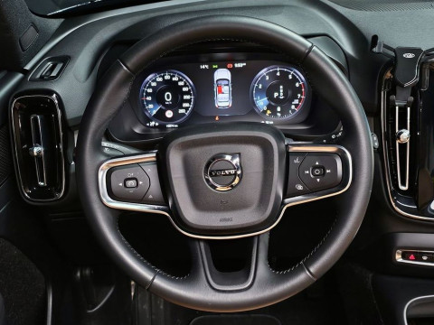 2021 Volvo XC40 с пробегом 10 574 км
