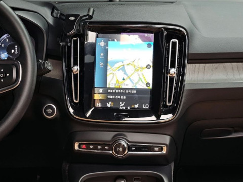 2021 Volvo XC40 с пробегом 10 574 км