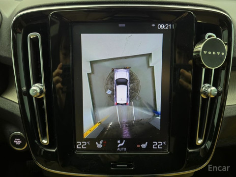 2020 Volvo XC40 с пробегом 72 068 км