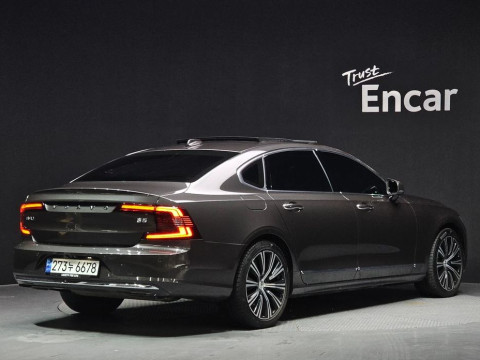 2023 Volvo S90 с пробегом 32 370 км