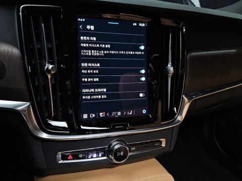 2022 Volvo S90 с пробегом 63 622 км