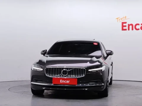 2022 Volvo S90 с пробегом 41 806 км