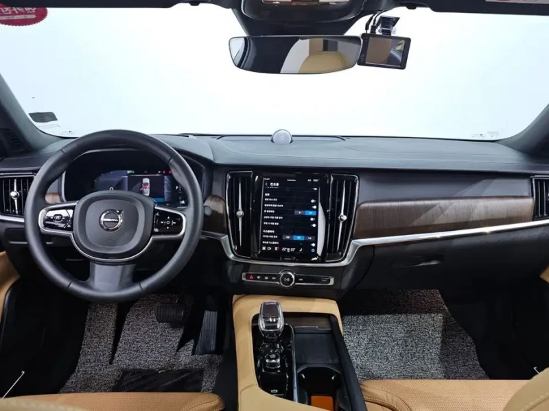 2022 Volvo S90 с пробегом 41 806 км