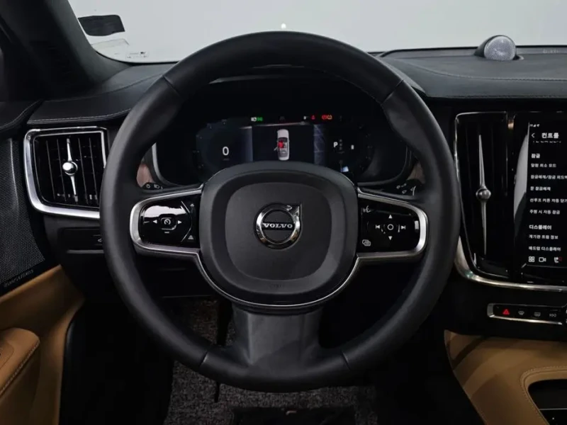 2022 Volvo S90 с пробегом 41 806 км