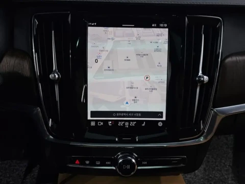 2022 Volvo S90 с пробегом 41 806 км