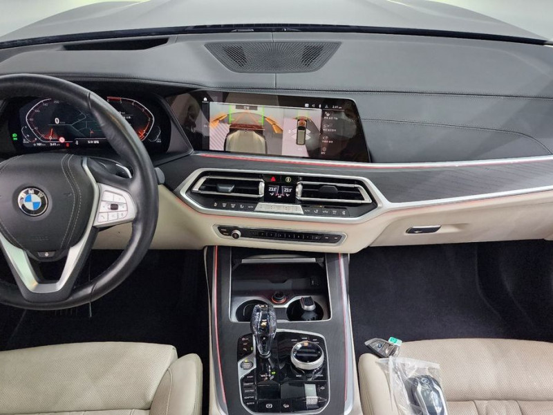 2022 BMW X7 с пробегом 45 202 км