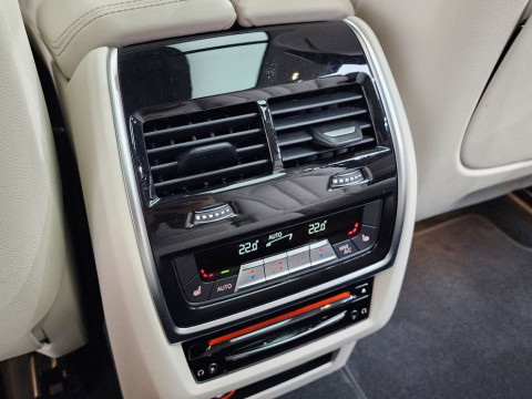 2022 BMW X7 с пробегом 45 202 км