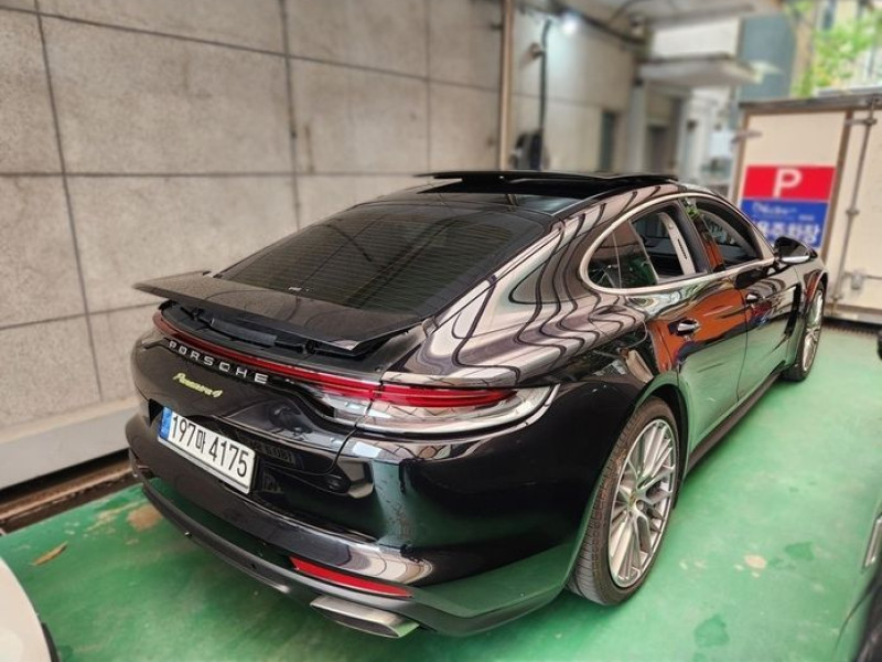 2022 Porsche Panamera с пробегом 22 890 км
