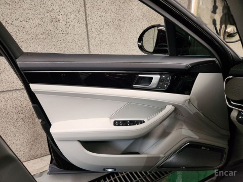 2022 Porsche Panamera с пробегом 22 890 км