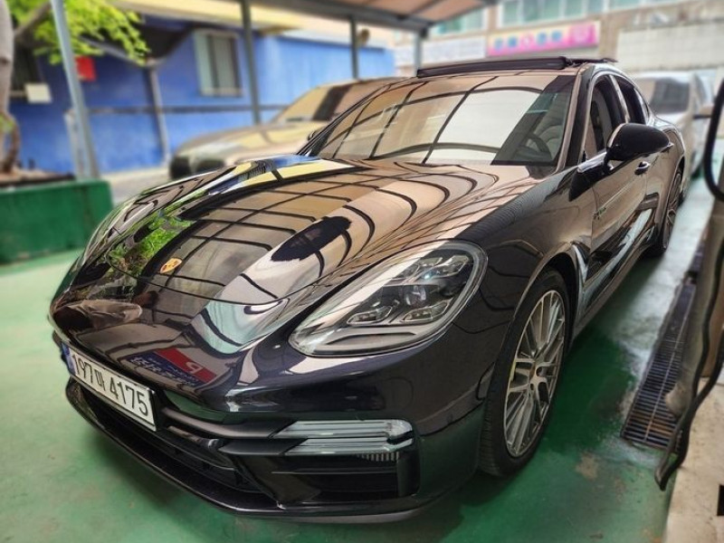 2022 Porsche Panamera с пробегом 22 890 км