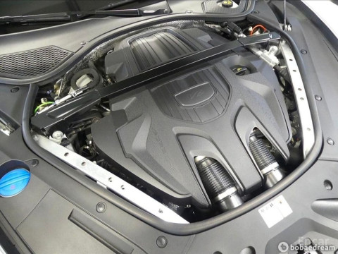 2022 Porsche Panamera с пробегом 42 000 км