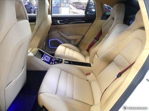 2022 Porsche Panamera с пробегом 42 000 км