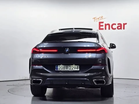 2022 BMW X6 с пробегом 35 886 км