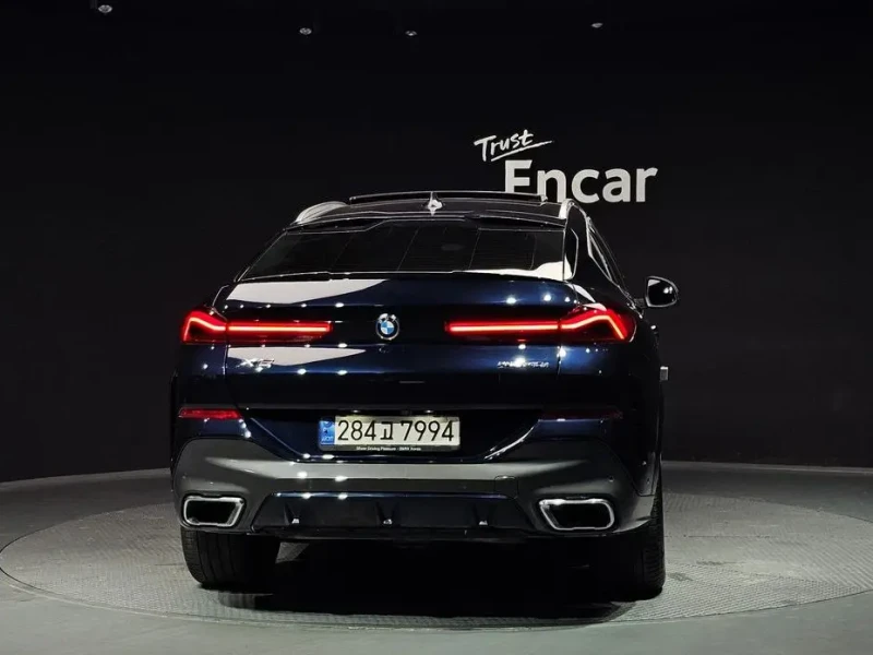 2022 BMW X6 с пробегом 33 463 км