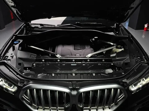 2022 BMW X6 с пробегом 33 463 км