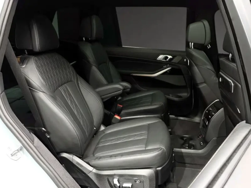 2024 BMW X7 с пробегом 18 583 км