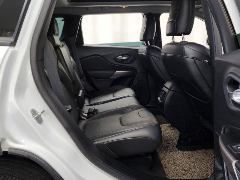 2022 Jeep Cherokee с пробегом 102 399 км