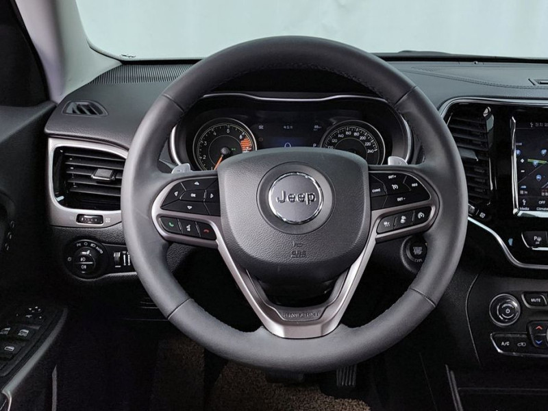 2022 Jeep Cherokee с пробегом 102 399 км