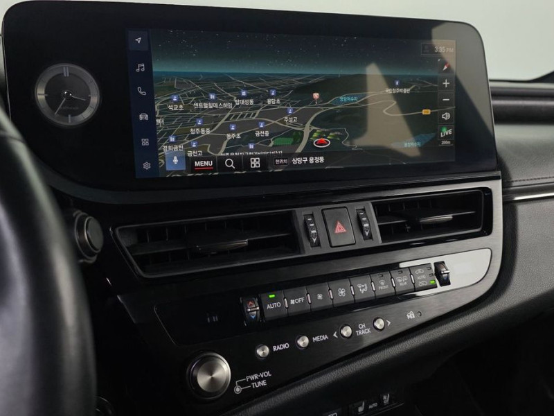 2022 Lexus ES с пробегом 57 289 км