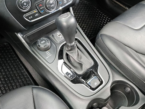 2022 Jeep Cherokee с пробегом 36 059 км