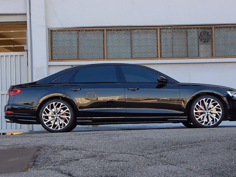 2023 Audi S8 с пробегом 29 545 км