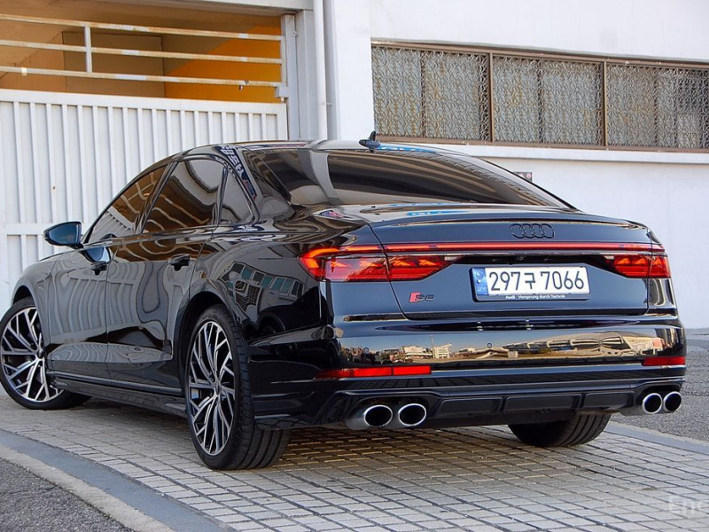 2023 Audi S8 с пробегом 29 545 км