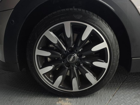 2023 Mini  с пробегом 9 902 км