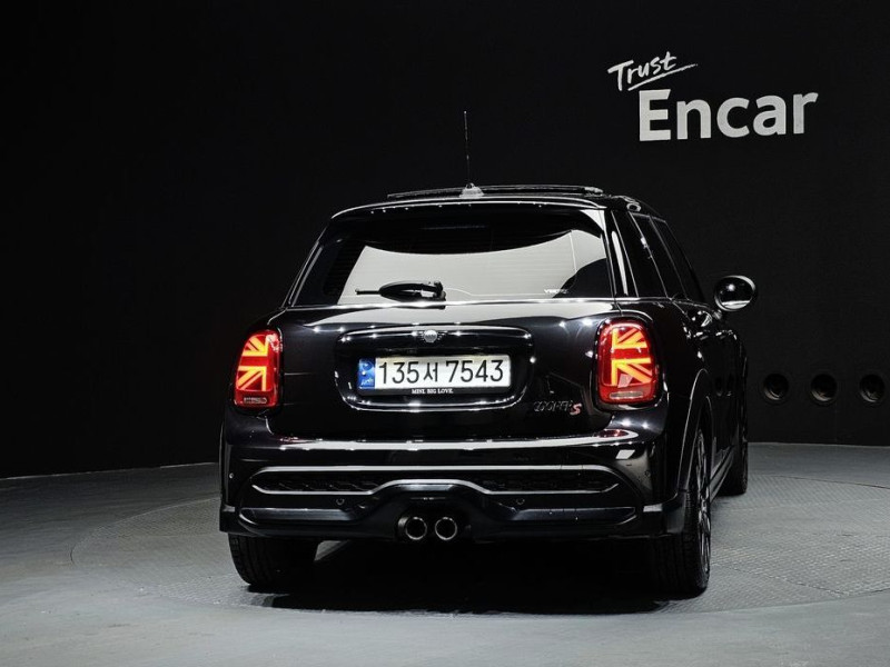 2022 Mini  с пробегом 27 121 км