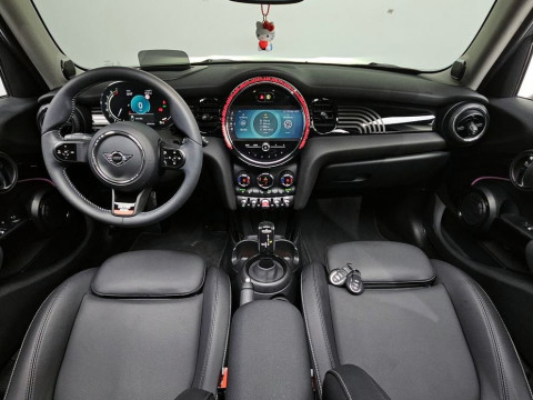 2023 Mini  с пробегом 54 586 км