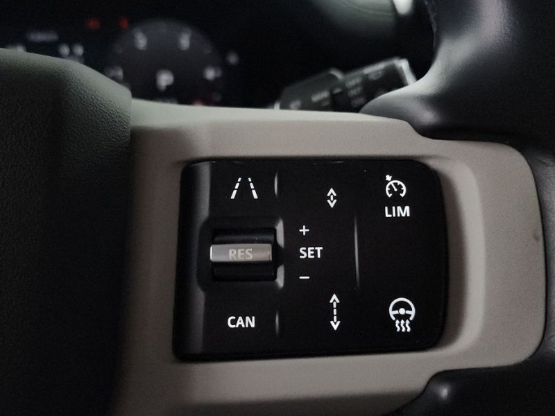 2022 Land Rover Defender с пробегом 38 797 км