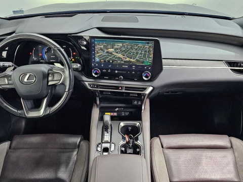 2023 Lexus RX с пробегом 63 223 км