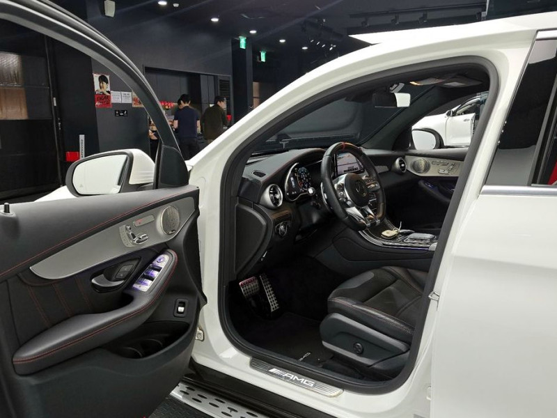 2021 Mercedes-Benz GLC с пробегом 70 321 км