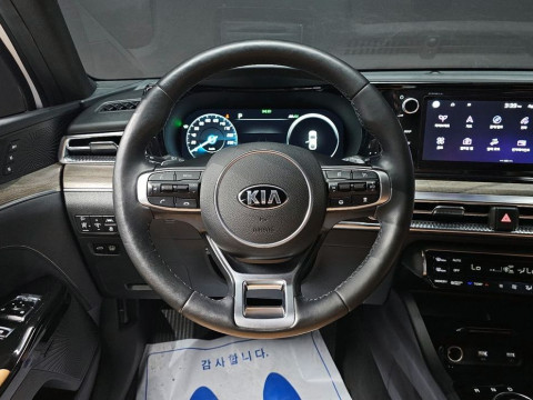 2021 Kia K5 с пробегом 111 256 км