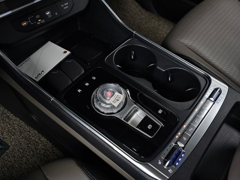 2025 Kia Carnival с пробегом 6 667 км