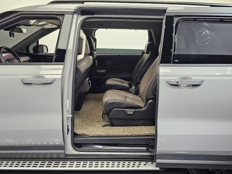 2025 Kia Carnival с пробегом 6 667 км