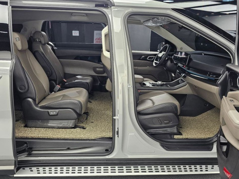 2025 Kia Carnival с пробегом 6 667 км