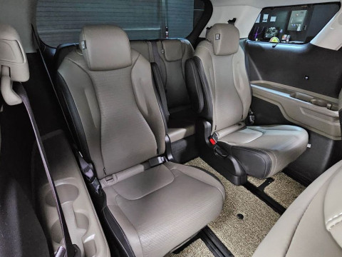 2025 Kia Carnival с пробегом 6 667 км